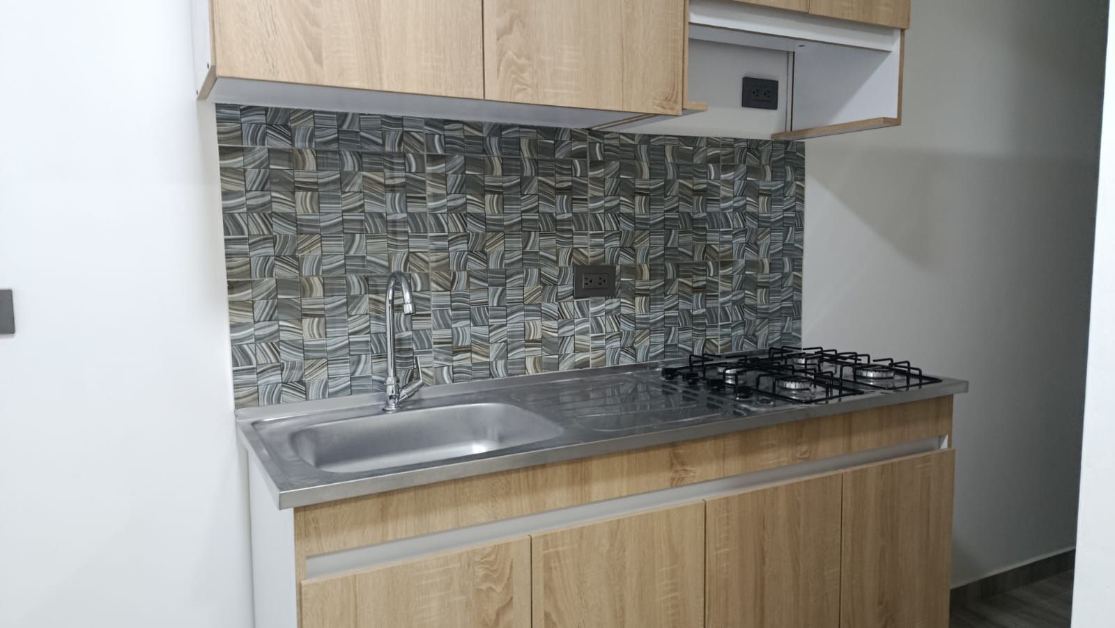 Apartaestudio en arriendo Antioquia Medellín Manrique Central No 2 40 m2 Habitaciones 1 Baños 1 Garajes 0 Precio $1000000