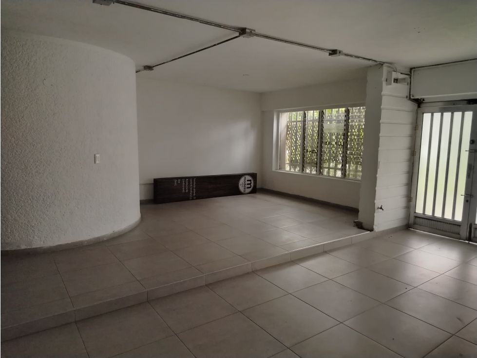 Casa en arriendo Antioquia Medellín La Castellana 300 m2 Habitaciones 8 Baños 1 Garajes 1 Precio $18000000