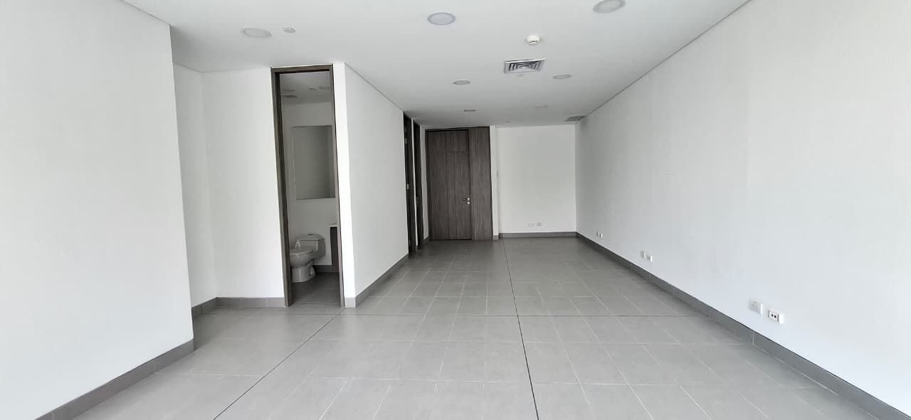 Oficina en arriendo Antioquia Medellín Astorga 135 m2 Habitaciones 0 Baños 1 Garajes 1 Precio $6500000
