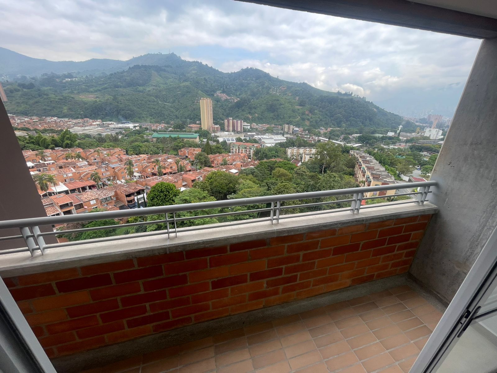 Apartamento en arriendo Antioquia Itagüí Ditaires 65 m2 Habitaciones 3 Baños 2 Garajes 1 Precio $2700000