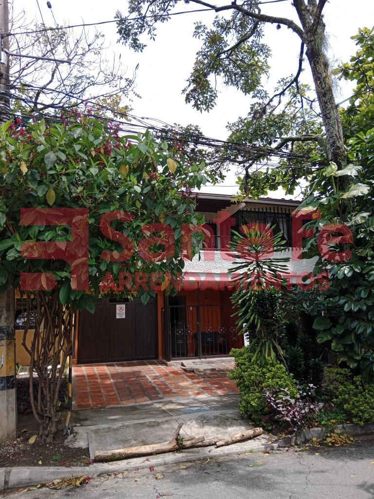 Apartamento en arriendo Antioquia Medellín Calasanz Parte Alta 20 m2 Habitaciones 1 Baños 1 Garajes 0 Precio $900000