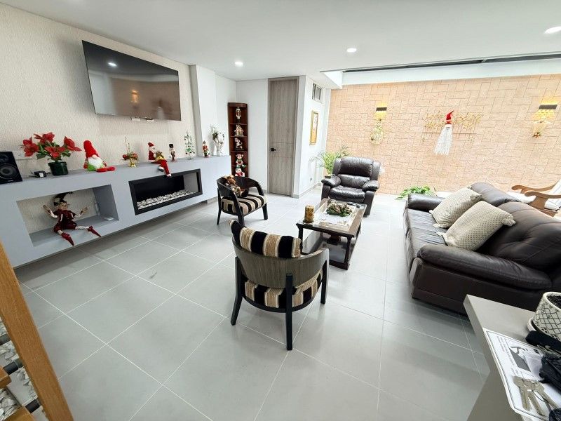 Casa en venta Antioquia Rionegro Gualanday 173 m2 Habitaciones 3 Baños 4 Garajes 2 Precio $1130000000