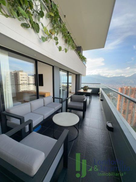 Apartamento en venta Antioquia Medellín La Milagrosa 137 m2 Habitaciones 3 Baños 3 Garajes 2 Precio $1400000000