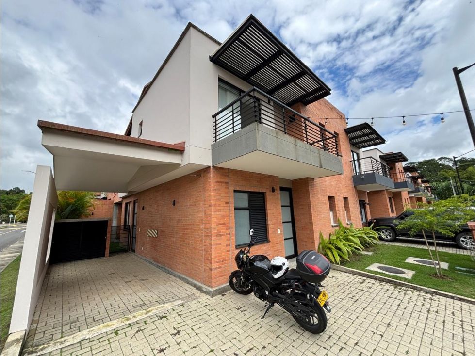 Casa en venta Risaralda Pereira Pereira 169 m2 Habitaciones 3 Baños 3 Garajes 3 Precio $1100000000