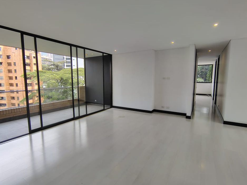 Apartamento en arriendo Antioquia Medellín San Lucas 165 m2 Habitaciones 3 Baños 4 Garajes 3 Precio $8150000