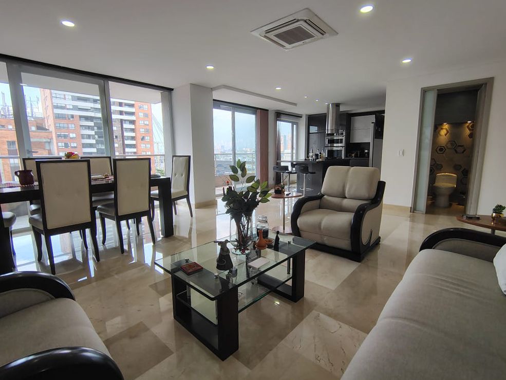 Apartamento en venta Antioquia Medellín El Portal 227 m2 Habitaciones 3 Baños 5 Garajes 2 Precio $2500000000