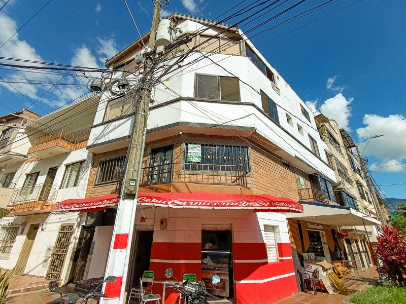 Apartamento en arriendo Antioquia Medellín San Bernardo 96 m2 Habitaciones 3 Baños 2 Garajes 0 Precio $2500000