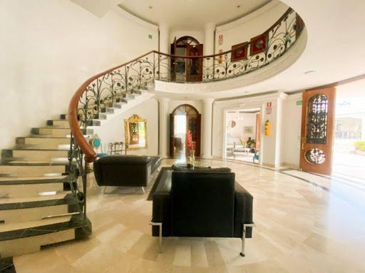 Casa en arriendo Risaralda Pereira Pereira 600 m2 Habitaciones 6 Baños 8 Garajes 1 Precio $10000000