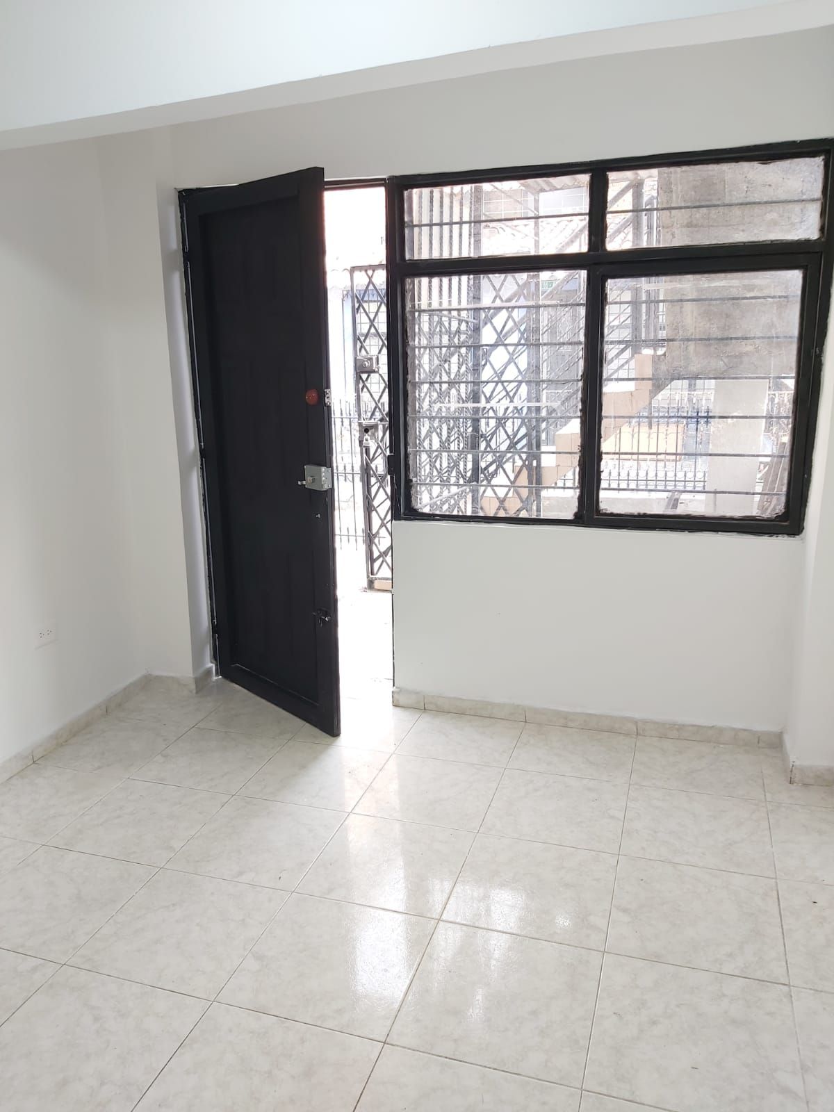 Apartamento en arriendo Valle Del Cauca Cali Las Ceibas 50 m2 Habitaciones 2 Baños 1 Garajes 1 Precio $750000