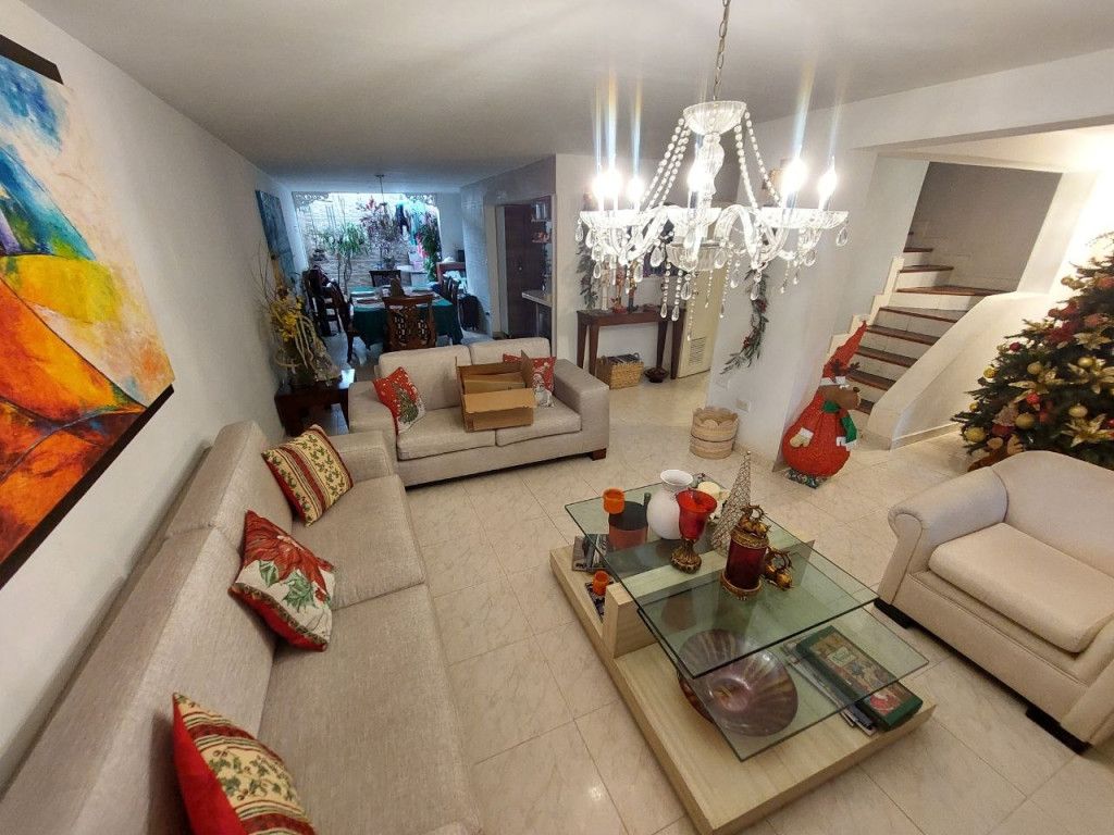 Casa en venta Valle Del Cauca Cali Bosques Del Limonar 330 m2 Habitaciones 4 Baños 4 Garajes 2 Precio $950000000