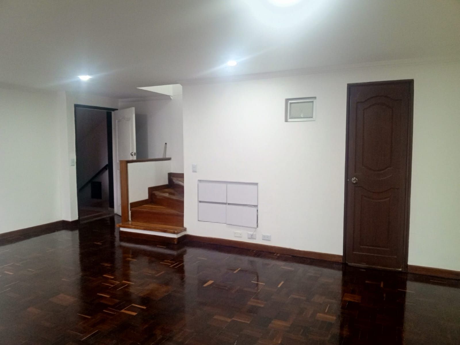 Apartamento en arriendo Antioquia Envigado Loma De Las Brujas 210 m2 Habitaciones 3 Baños 2 Garajes 1 Precio $4300000
