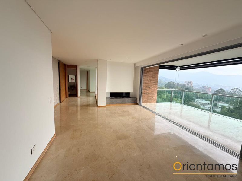 Apartamento en venta Antioquia Medellín Los Naranjos 245 m2 Habitaciones 3 Baños 5 Garajes 3 Precio $3200000000