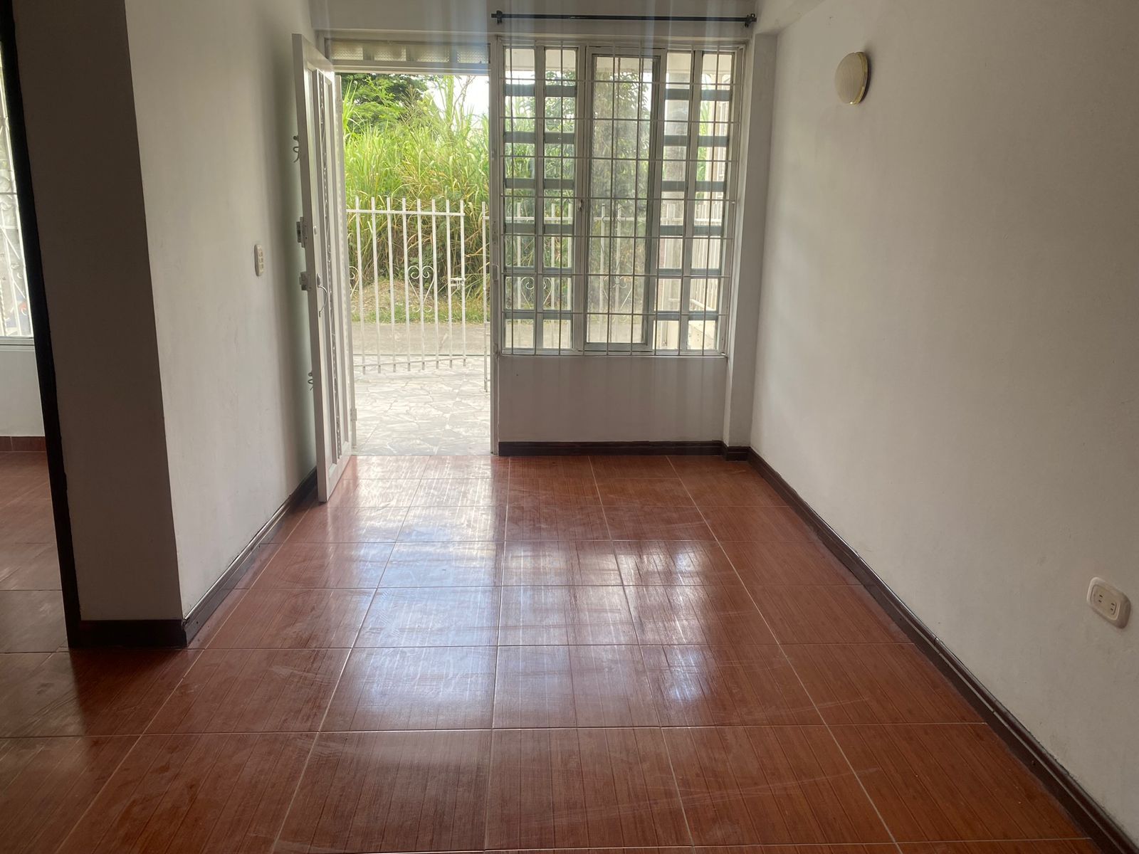Apartamento en arriendo Valle Del Cauca Palmira Santa Ana 60 m2 Habitaciones 3 Baños 2 Garajes 0 Precio $1000000
