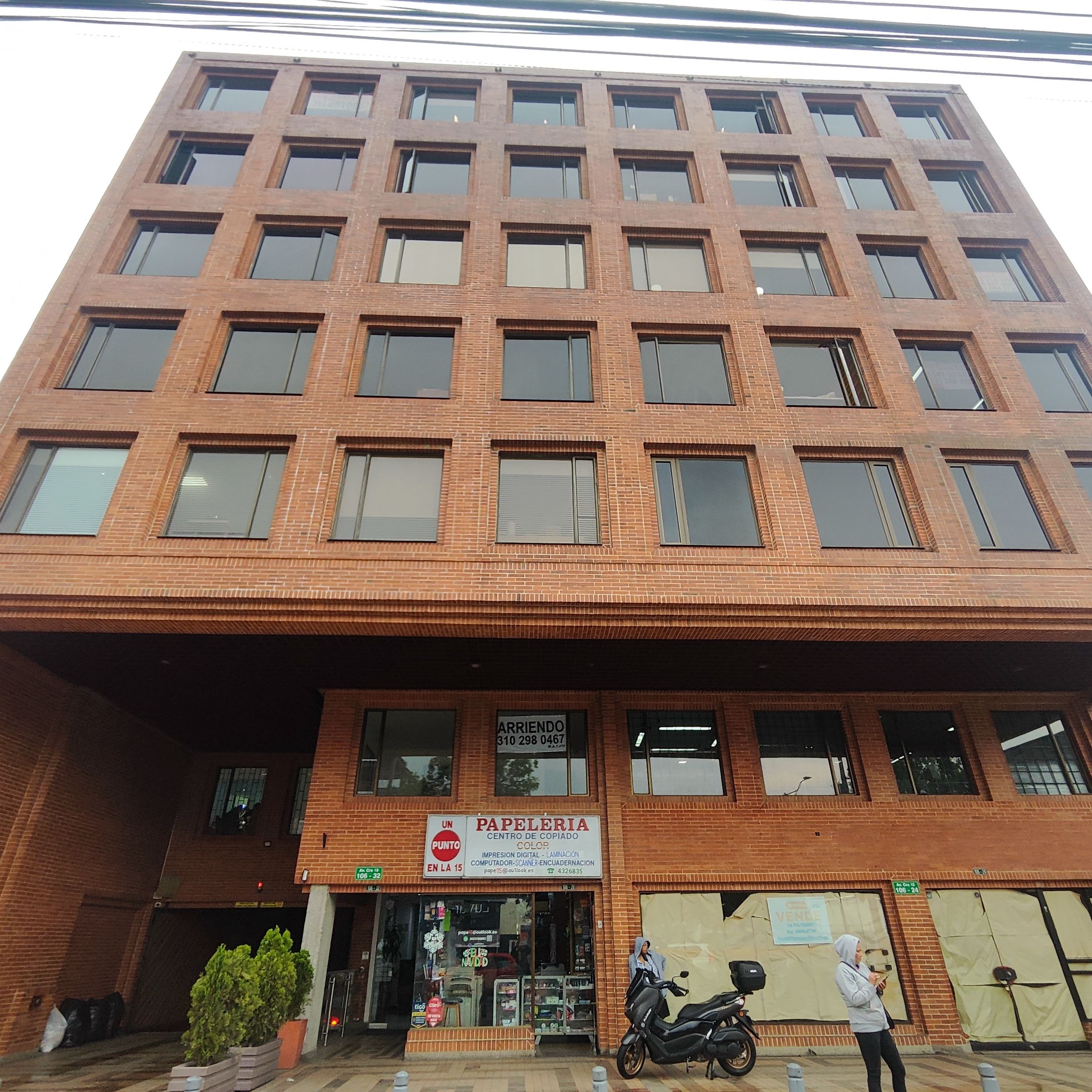 Oficina en arriendo o venta Cundinamarca Bogotá Molinos Norte - Edif Torre Las Villas 102 m2 Habitaciones 0 Baños 2 Garajes 0 Precio venta $400000000 Precio arriendo $2200000