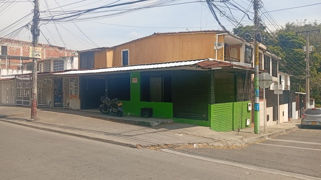 Local en arriendo Valle Del Cauca Cali Torres De Confandi 90 m2 Habitaciones 0 Baños 1 Garajes 0 Precio $1450000