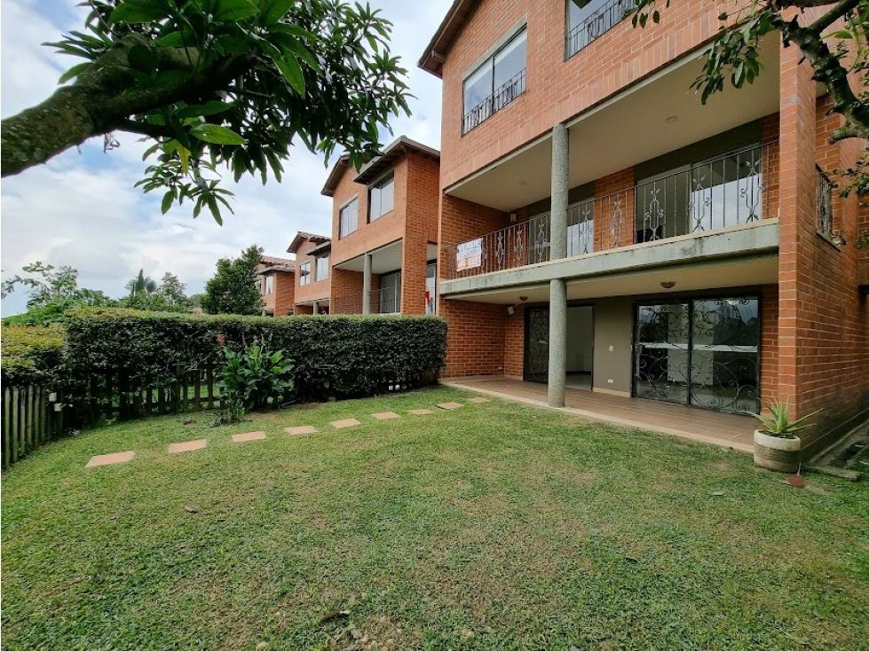 Casa en venta Antioquia Envigado El Chocho 282 m2 Habitaciones 3 Baños 6 Garajes 4 Precio $2200000000