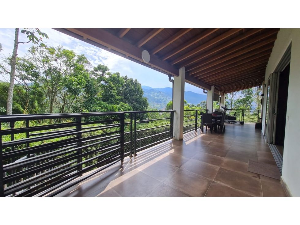 Casa en venta Antioquia La Estrella Chile 309 m2 Habitaciones 6 Baños 7 Garajes 8 Precio $1780000000