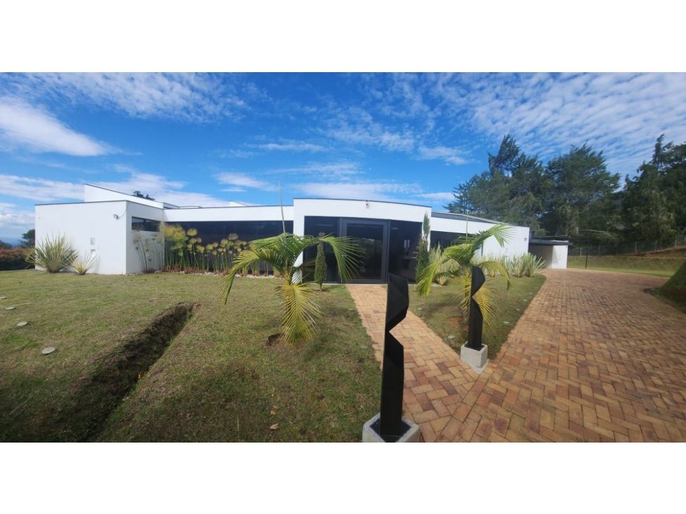 Casa en venta Antioquia El Carmen De Viboral El Centro 400 m2 Habitaciones 4 Baños 5 Garajes 3 Precio $1850000000