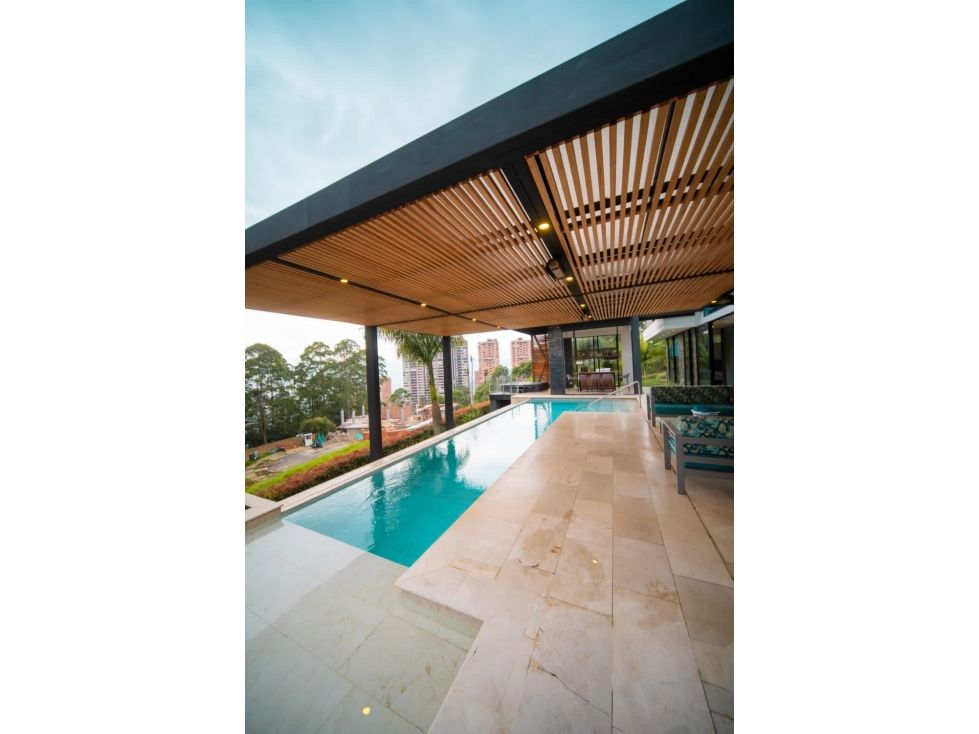 Casa en venta Antioquia Medellín La Candelaria 450 m2 Habitaciones 4 Baños 6 Garajes 4 Precio $6500000000