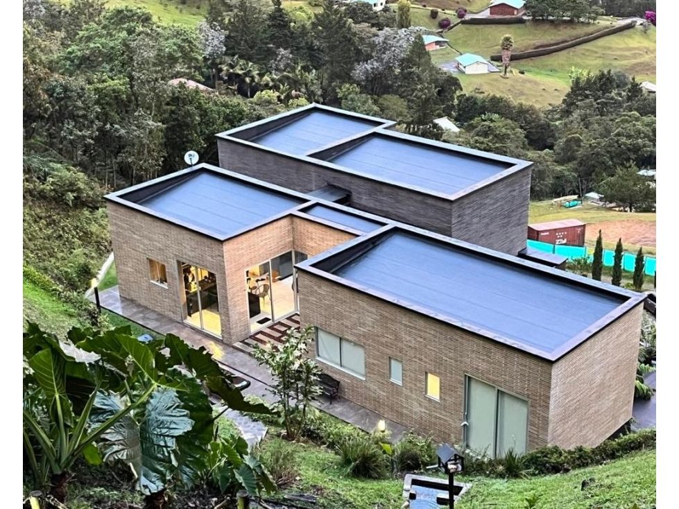 Casa en venta Antioquia El Retiro Fizebad 500 m2 Habitaciones 3 Baños 4 Garajes 2 Precio $4300000000