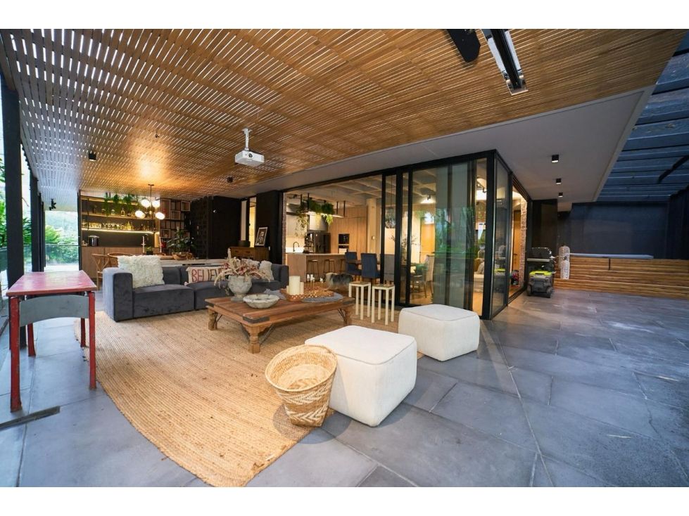 Apartamento en venta Antioquia Medellín Alejandria 195 m2 Habitaciones 3 Baños 4 Garajes 2 Precio $2700000000