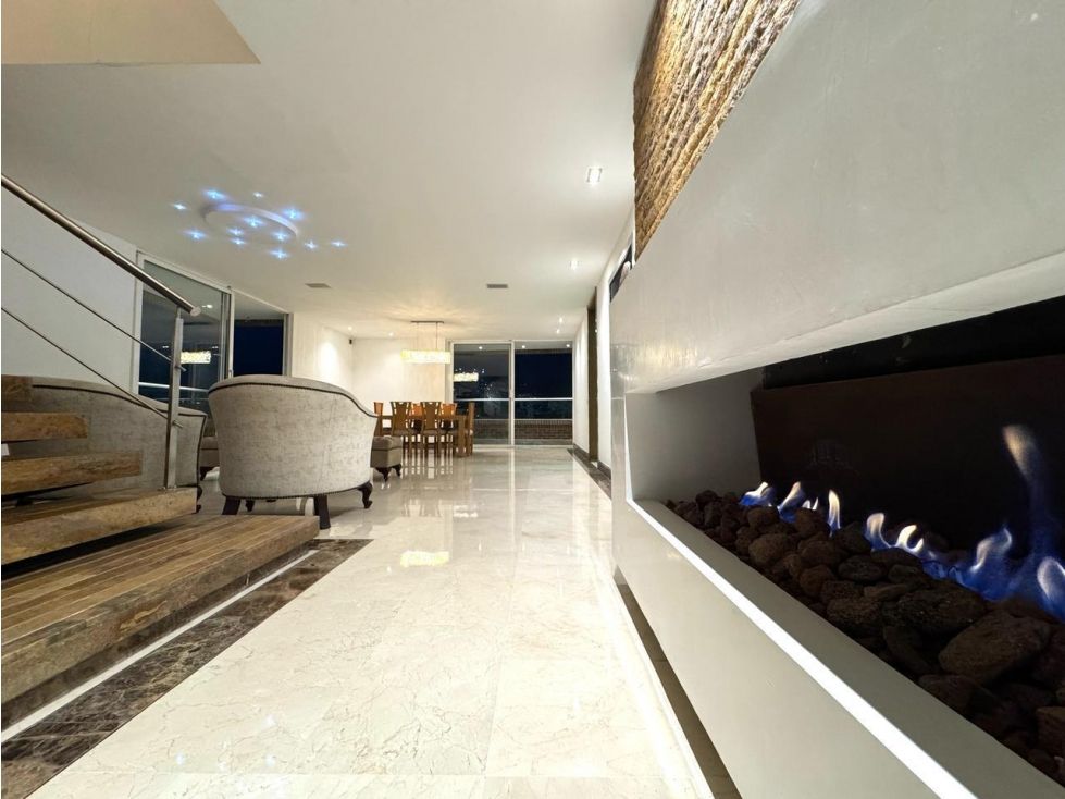 Apartamento en arriendo Antioquia Medellín Lorena 444 m2 Habitaciones 5 Baños 8 Garajes 3 Precio $27000000