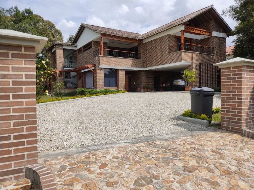 Casa en arriendo Antioquia Rionegro Parcelacion Andalucia 480 m2 Habitaciones 4 Baños 5 Garajes 2 Precio $18000000
