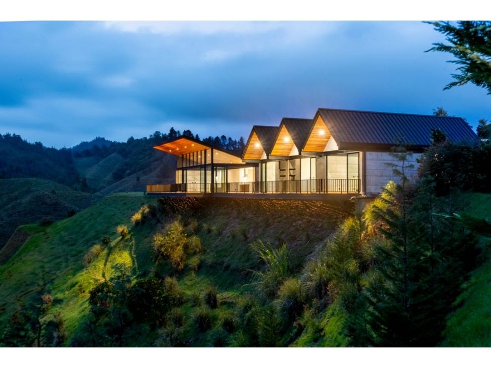 Casa en venta Antioquia El Retiro El Retiro 554 m2 Habitaciones 3 Baños 5 Garajes 2 Precio $2800000000