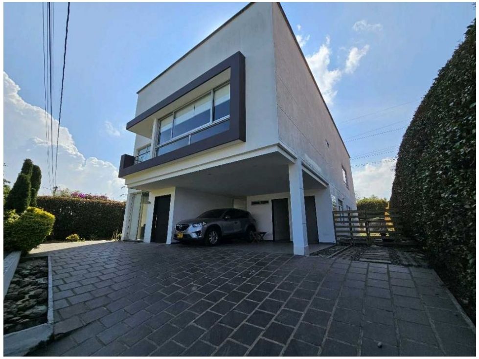 Casa en arriendo Antioquia Rionegro Gualanday 450 m2 Habitaciones 4 Baños 6 Garajes 2 Precio $9000000