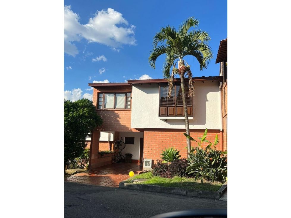 Casa en venta Antioquia Envigado La Pradera 164 m2 Habitaciones 4 Baños 3 Garajes 2 Precio $1080000000