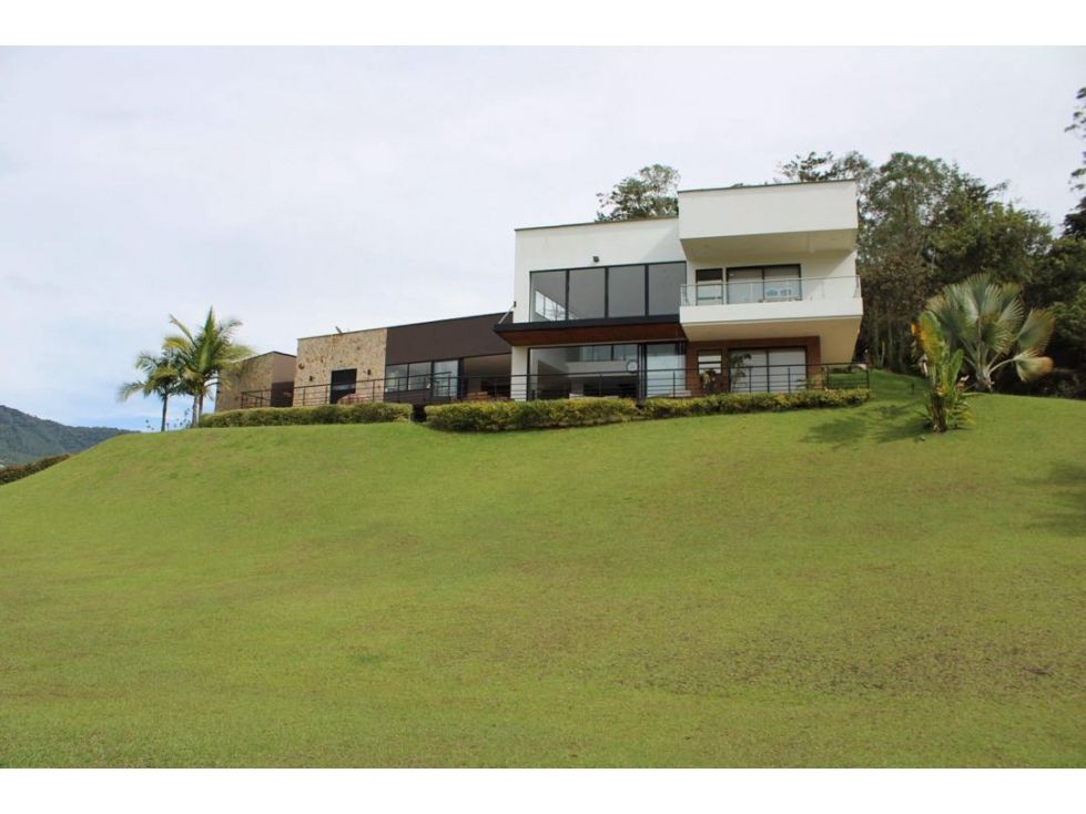 Casa en arriendo Antioquia El Carmen De Viboral La Alhambra 640 m2 Habitaciones 4 Baños 6 Garajes 1 Precio $16000000