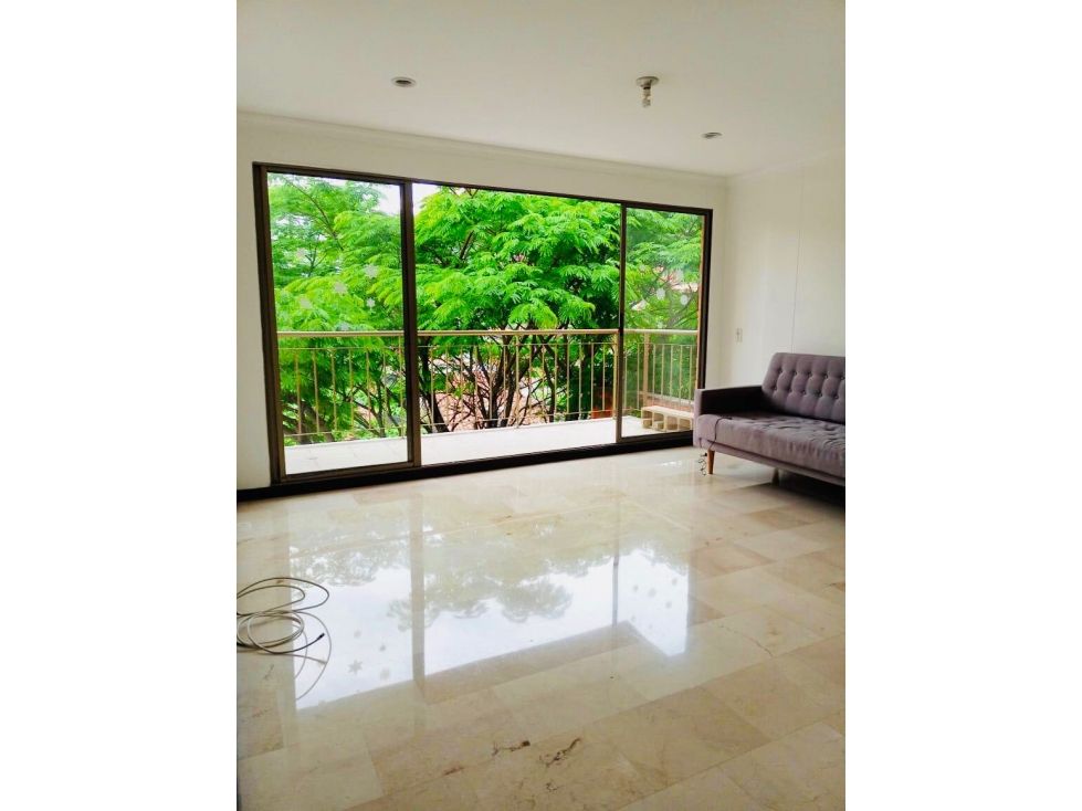 Oficina en arriendo Antioquia Medellín San Lucas 132 m2 Habitaciones 0 Baños 5 Garajes 2 Precio $9459000