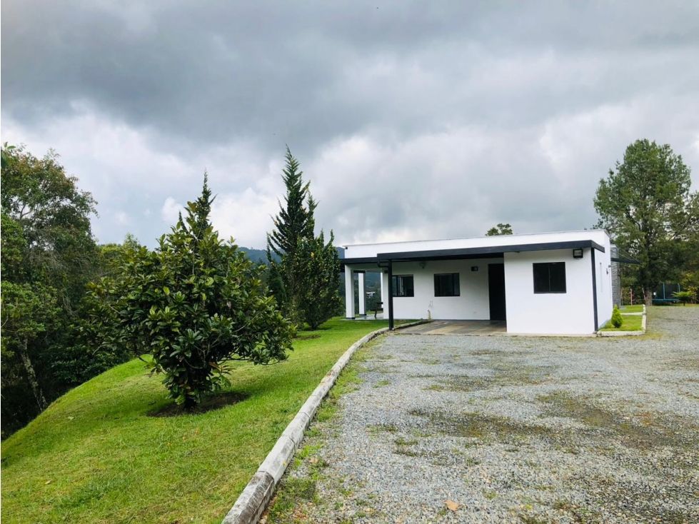 Casa en arriendo Antioquia El Retiro El Retiro 220 m2 Habitaciones 3 Baños 5 Garajes 2 Precio $10000000