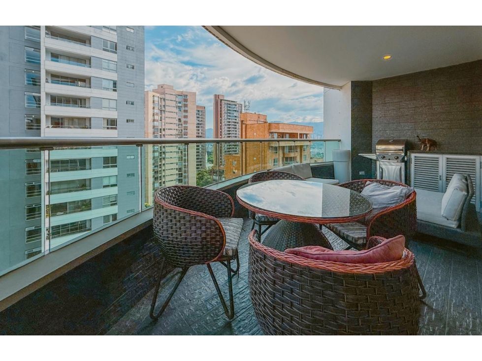 Apartamento en arriendo Antioquia Medellín Castropol 187 m2 Habitaciones 3 Baños 4 Garajes 1 Precio $16800000