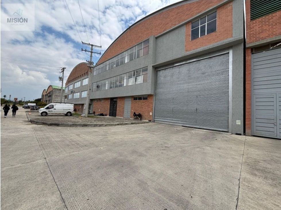 Bodega en arriendo Cundinamarca Mosquera Mosquera 1565 m2 Habitaciones 0 Baños 6 Garajes 4 Precio $32157600