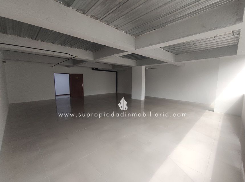 Oficina en arriendo Antioquia Medellín El Castillo 420 m2 Habitaciones 0 Baños 2 Garajes 8 Precio $45867800