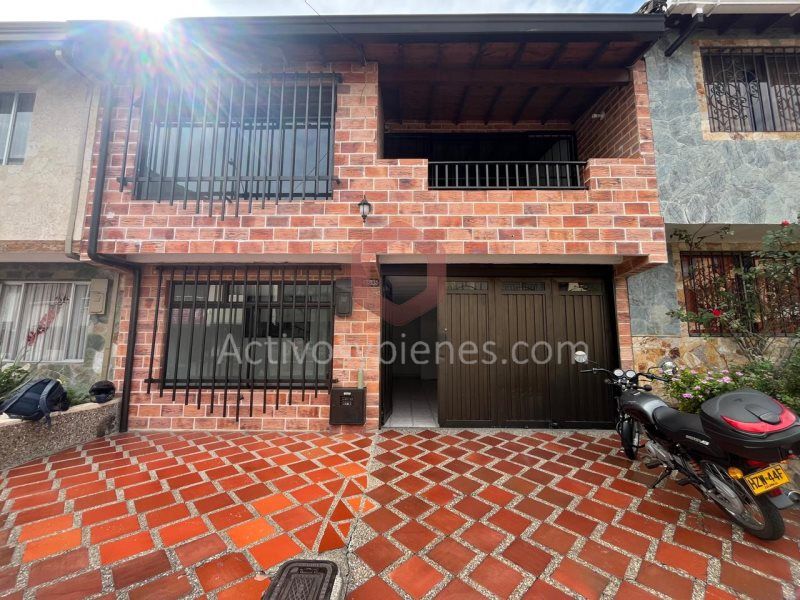 Casa en arriendo Antioquia Medellín Altavista 180 m2 Habitaciones 4 Baños 2 Garajes 0 Precio $3900000