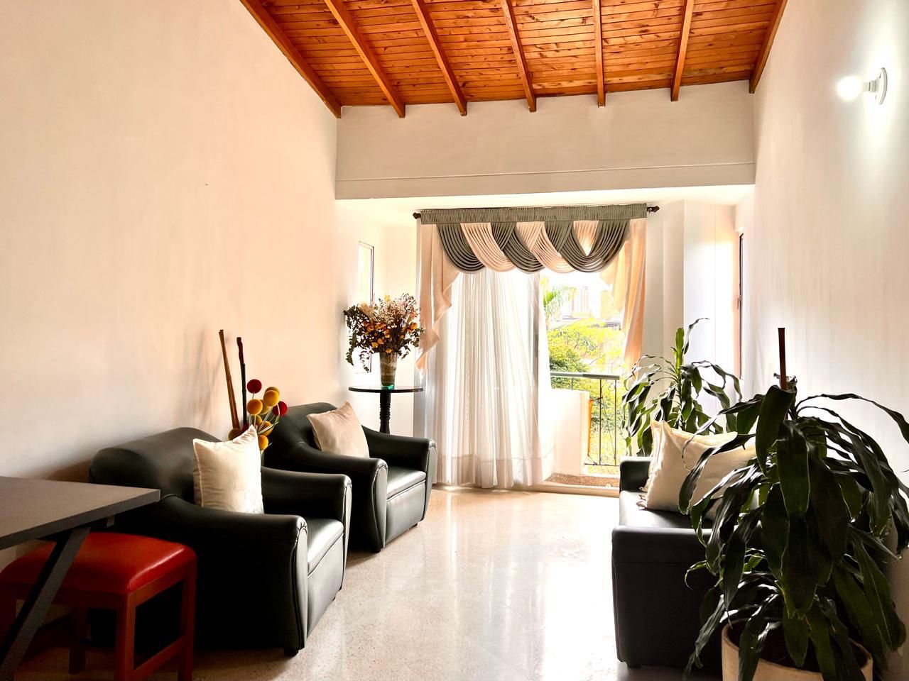 Apartamento en venta Antioquia Medellín San Joaquin 66 m2 Habitaciones 2 Baños 2 Garajes 1 Precio $470000000