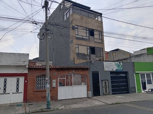 Edificio en venta Cundinamarca Bogotá Carvajal 143 m2 Habitaciones 11 Baños 10 Garajes 2 Precio $2100000000