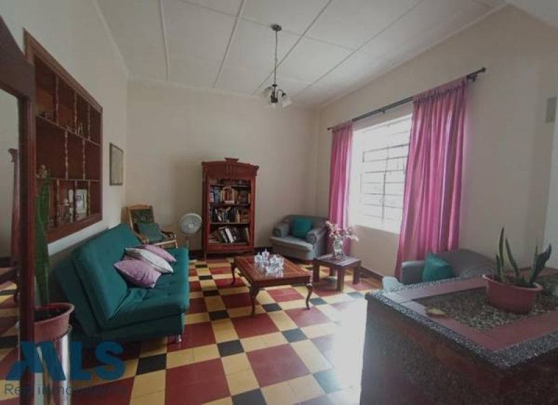 Casa en venta Antioquia Medellín Prado 270 m2 Habitaciones 5 Baños 3 Garajes 1 Precio $1100000000