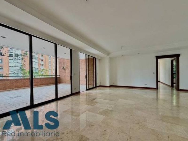 Inmuebles en Remate Apartamento en venta Antioquia Medellín La Florida 233 m2 Habitaciones 3 Baños 3 Garajes 2 Precio $1450000000
