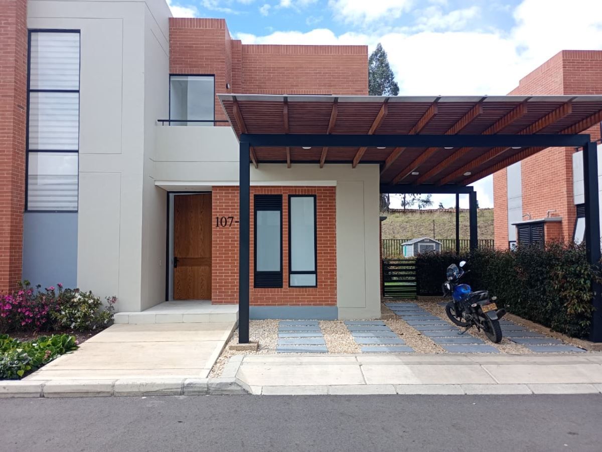 Casa en arriendo Cundinamarca Cajicá Cr Caminos De Chunugua 158 m2 Habitaciones 3 Baños 4 Garajes 2 Precio $6932000