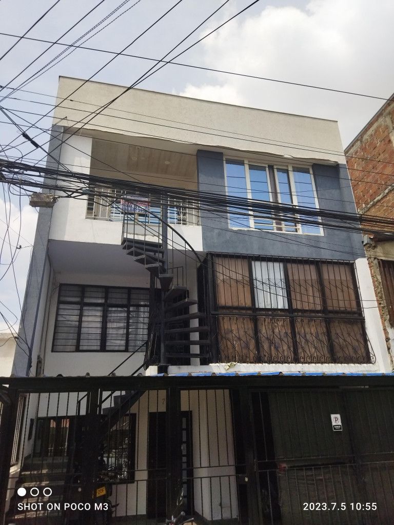 Apartaestudio en arriendo Valle Del Cauca Cali San Luís 20 m2 Habitaciones 1 Baños 1 Garajes 0 Precio $800000