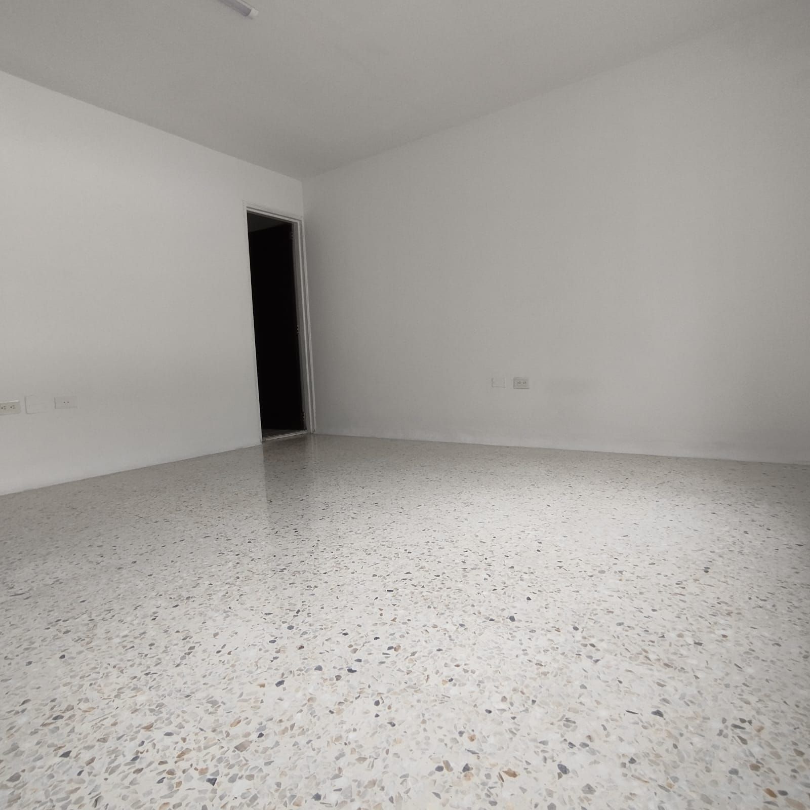 Oficina en arriendo Valle Del Cauca Cali 3 De Julio 20 m2 Habitaciones 0 Baños 1 Garajes 0 Precio $1700000