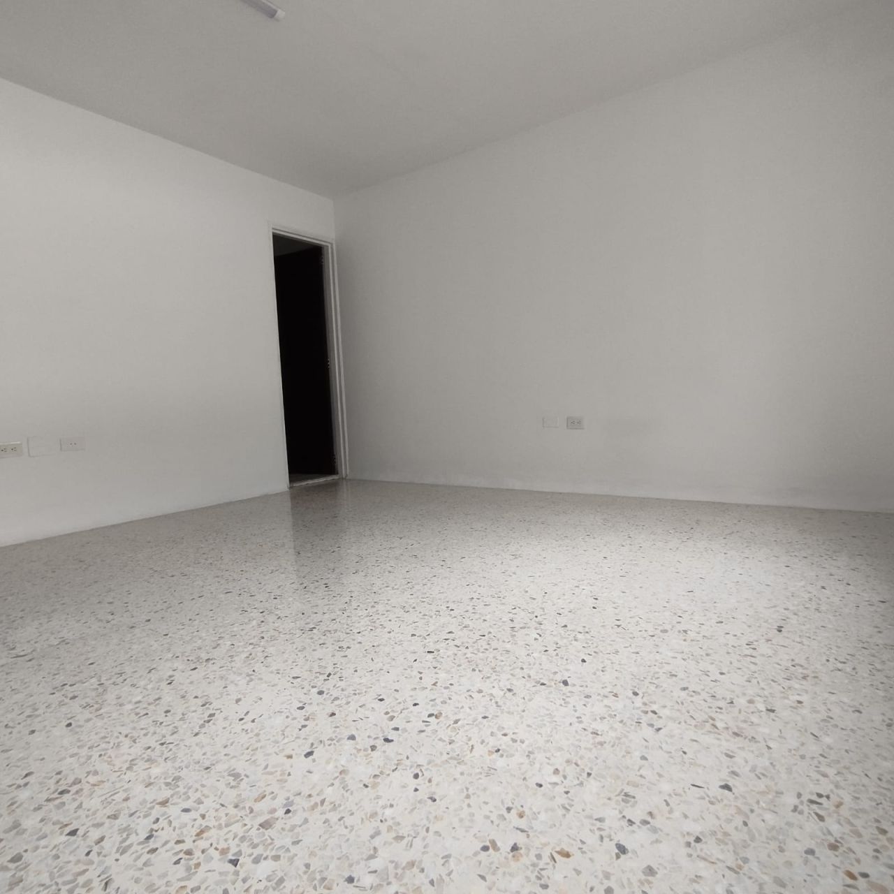 Oficina en arriendo Valle Del Cauca Cali 3 De Julio 20 m2 Habitaciones 0 Baños 1 Garajes 0 Precio $1600000