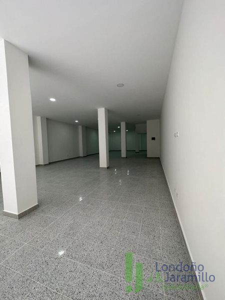 Local en venta Antioquia Itagüí La Gloria 200 m2 Habitaciones 0 Baños 1 Garajes 0 Precio $1450000000