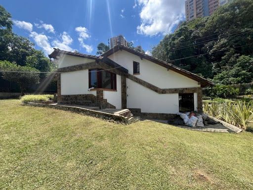Casa Campestre en arriendo Antioquia Envigado Envigado 1600 m2 Habitaciones 5 Baños 5 Garajes 3 Precio $18000000