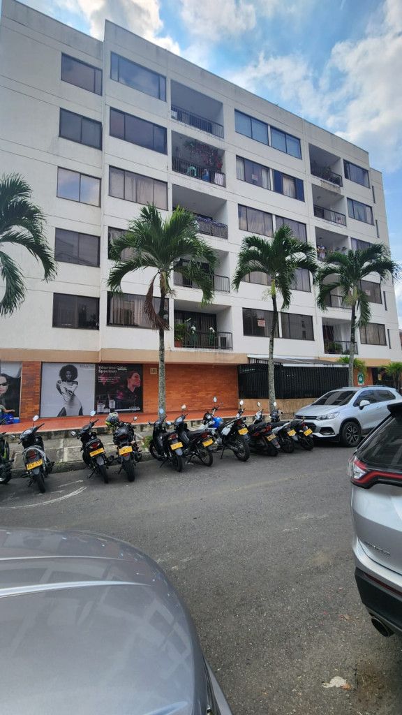 Apartamento en venta Valle Del Cauca Cali Cañaveralejo - Seguros Patria 102 m2 Habitaciones 3 Baños 2 Garajes 1 Precio $442000000