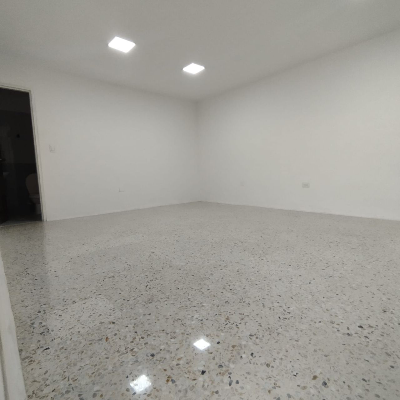 Oficina en arriendo Valle Del Cauca Cali 3 De Julio 20 m2 Habitaciones 0 Baños 1 Garajes 0 Precio $1500000