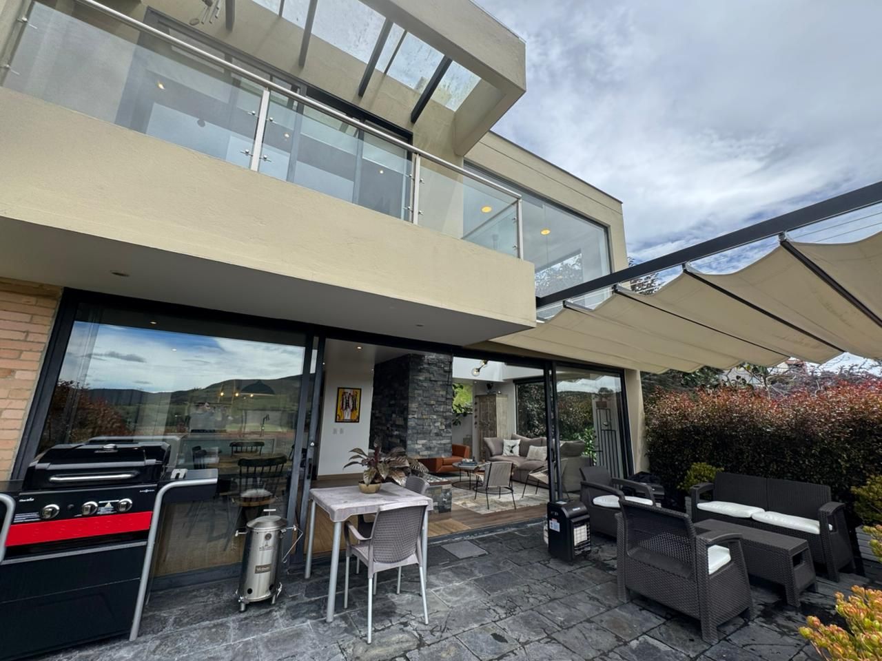Casa en venta Cundinamarca La Calera La Calera 300 m2 Habitaciones 3 Baños 4 Garajes 2 Precio $1800000000